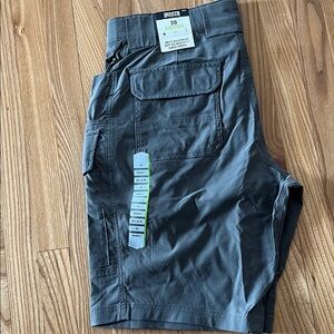 Duluth Trading Co Flex Dry On the FlyMen's Dark Gray Cargo Short NWT size 38